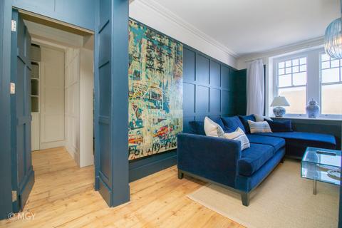 1 bedroom apartment to rent, Royal Buildings, Penarth CF64