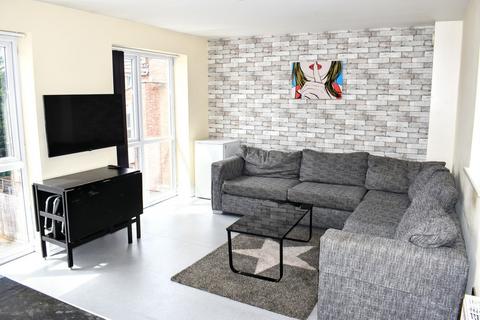 5 bedroom townhouse to rent, Wellington Road, Fallowfield, Manchester