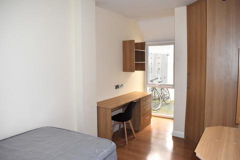 5 bedroom townhouse to rent, Wellington Road, Fallowfield, Manchester