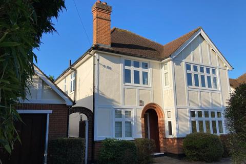 undefined, West Grove, Hersham, KT12
