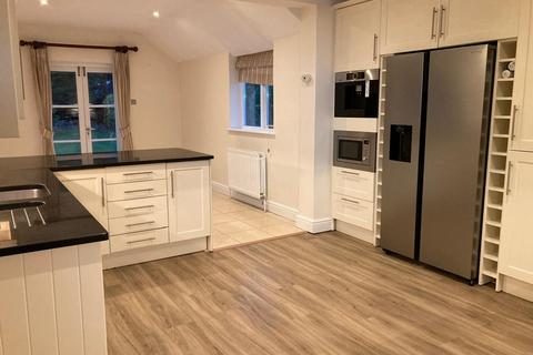 undefined, West Grove, Hersham, KT12