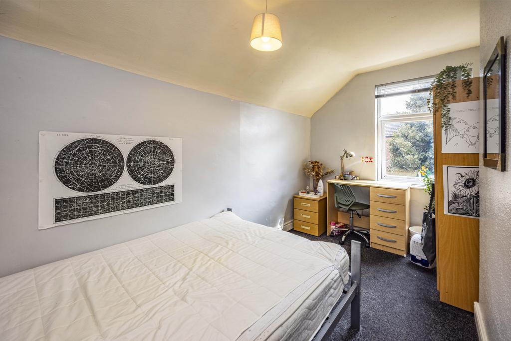 Rear First Floor Bed