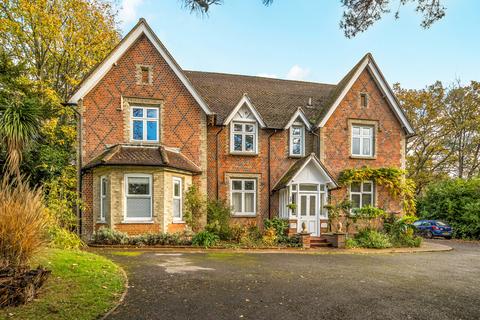 Jackmans Lane, Woking, St Johns, GU21