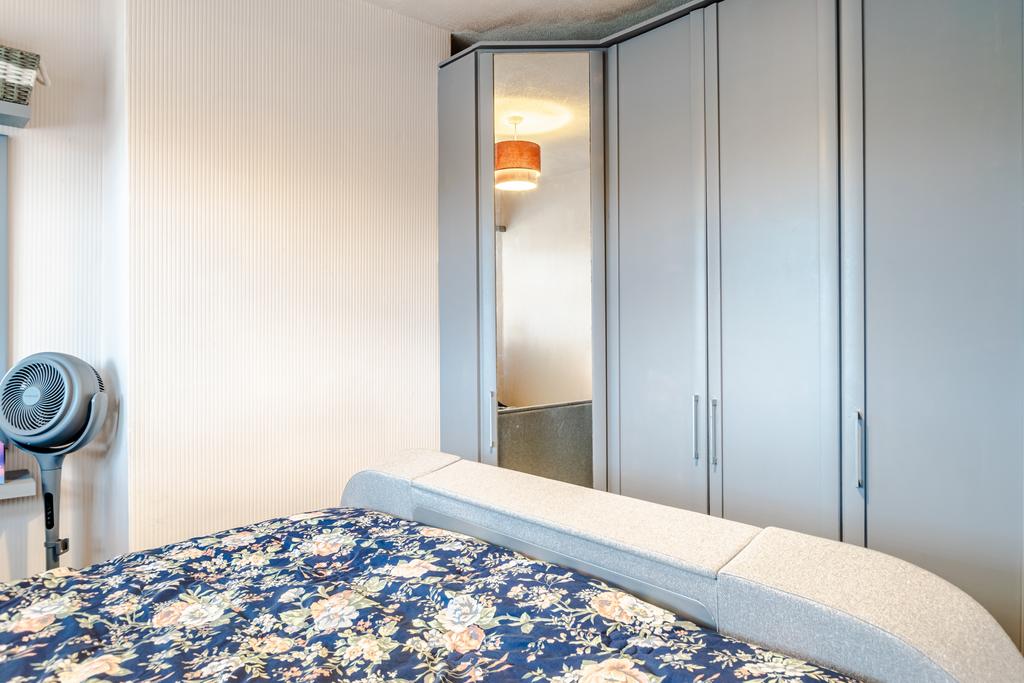 Bedroom1b