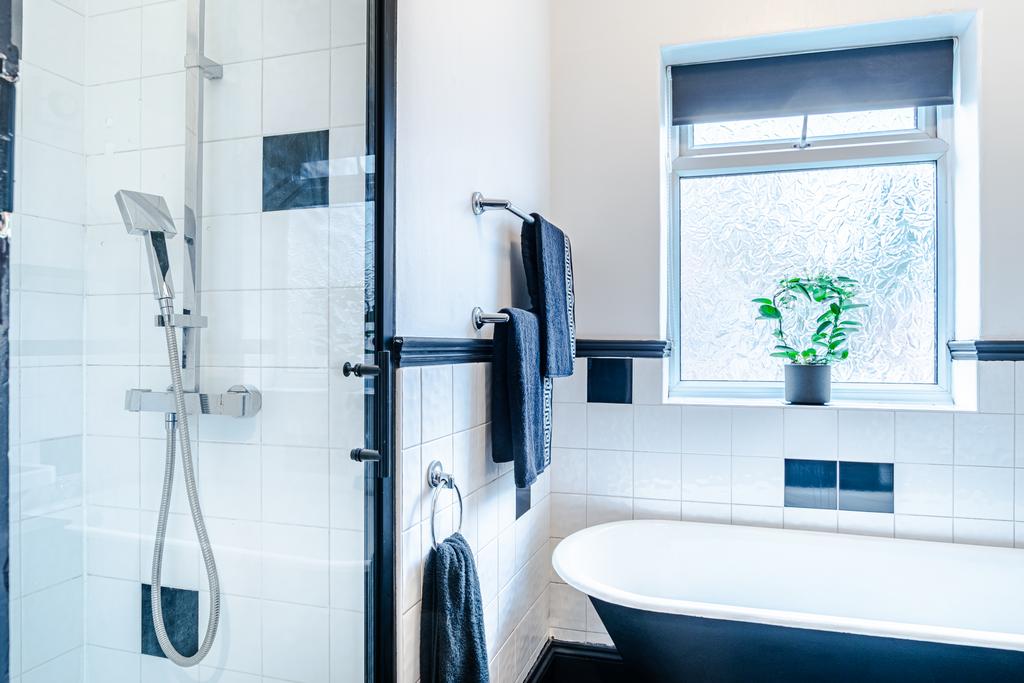 Bathroom2