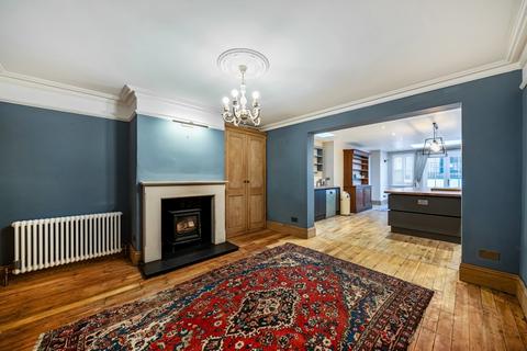 4 bedroom terraced house to rent, Sydenham Road, Guildford GU1