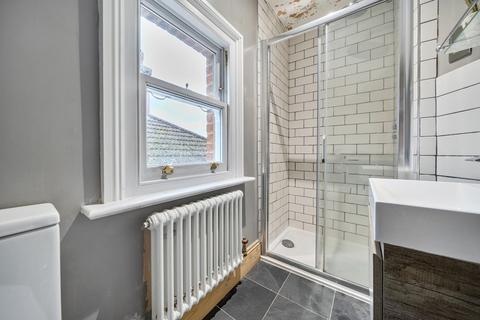 4 bedroom terraced house to rent, Sydenham Road, Guildford GU1