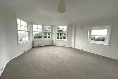 3 bedroom apartment to rent, South Terrace, Littlehampton BN17