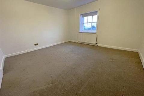 3 bedroom apartment to rent, South Terrace, Littlehampton BN17