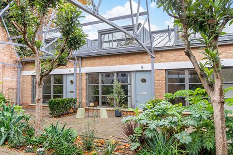 Buckingham Road, De Beauvoir, London, N1