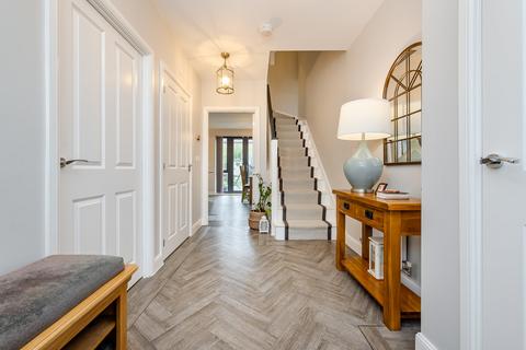 3 bedroom semi-detached house for sale, Whattingdon Road, Coulsdon CR5