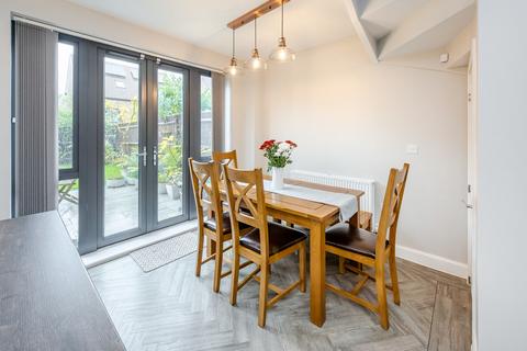 3 bedroom semi-detached house for sale, Whattingdon Road, Coulsdon CR5