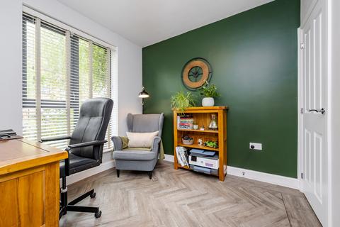 3 bedroom semi-detached house for sale, Whattingdon Road, Coulsdon CR5