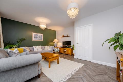 3 bedroom semi-detached house for sale, Whattingdon Road, Coulsdon CR5