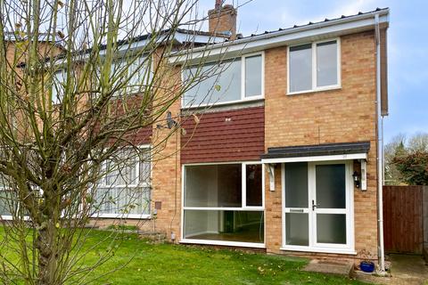 3 bedroom end of terrace house to rent, Roan Walk, Hertfordshire SG8