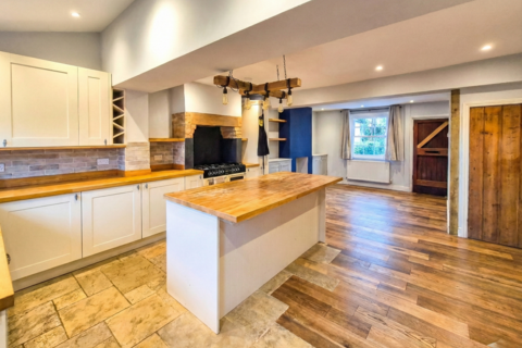 2 bedroom end of terrace house to rent, Bridge Street, Braintree CM7
