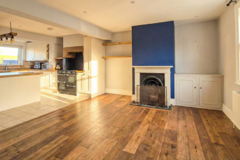 2 bedroom end of terrace house to rent, Bridge Street, Braintree CM7