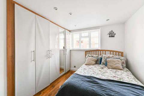 2 bedroom flat for sale, Smallwood Road, Tooting Broadway, London, SW17