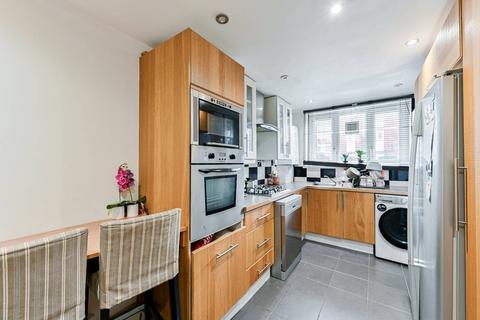 2 bedroom flat for sale, Smallwood Road, Tooting Broadway, London, SW17