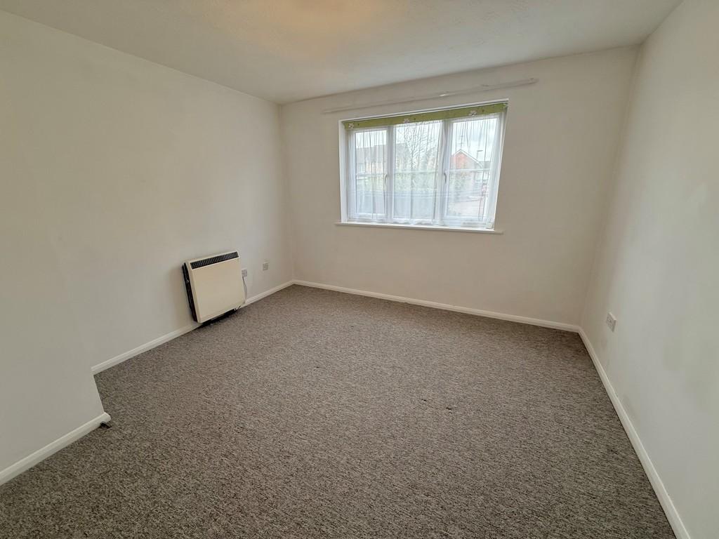 18 Dorking Bedroom 1