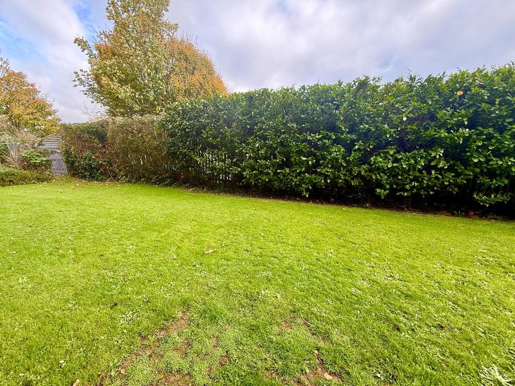 18 Dorking Garden
