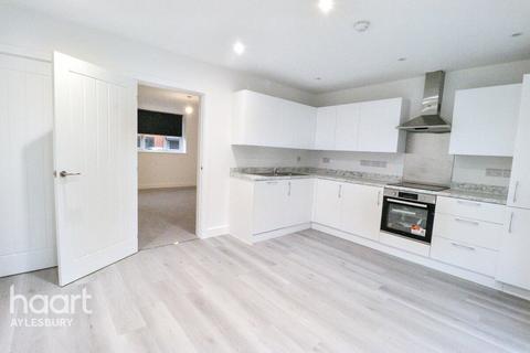 undefined, Eighth Avenue, Aylesbury