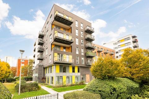 2 bedroom flat to rent, Martineau Square, London E1