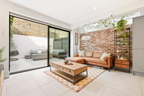 2 bedroom flat for sale, Stephendale Road, Sands End, London