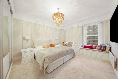 4 bedroom flat to rent, Berkeley Court, Marylebone Road, Marylebone, London