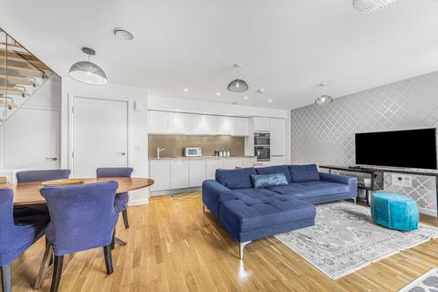 undefined, Baltic Avenue, Brentford, Middlesex