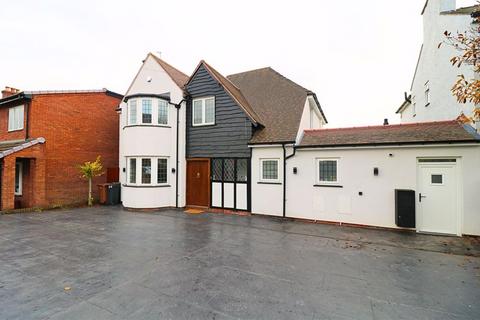3 bedroom detached house for sale, Charlemont Road, Walsall