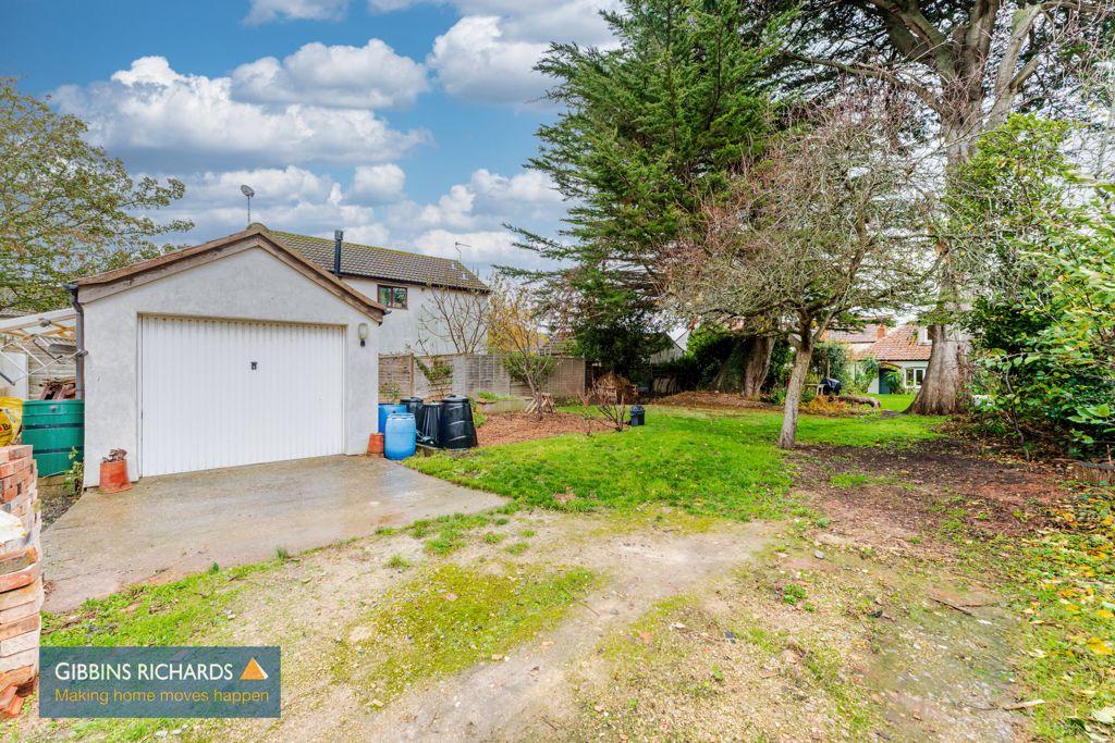 Garage/Garden