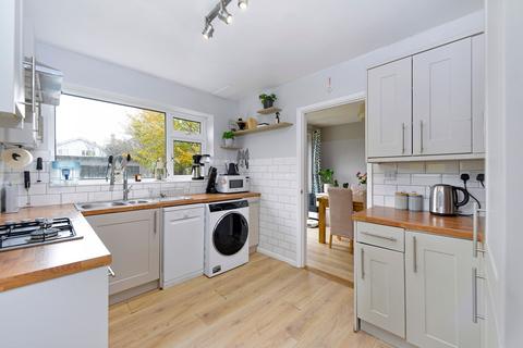 undefined, Pound Place Close, Shalford, GU4