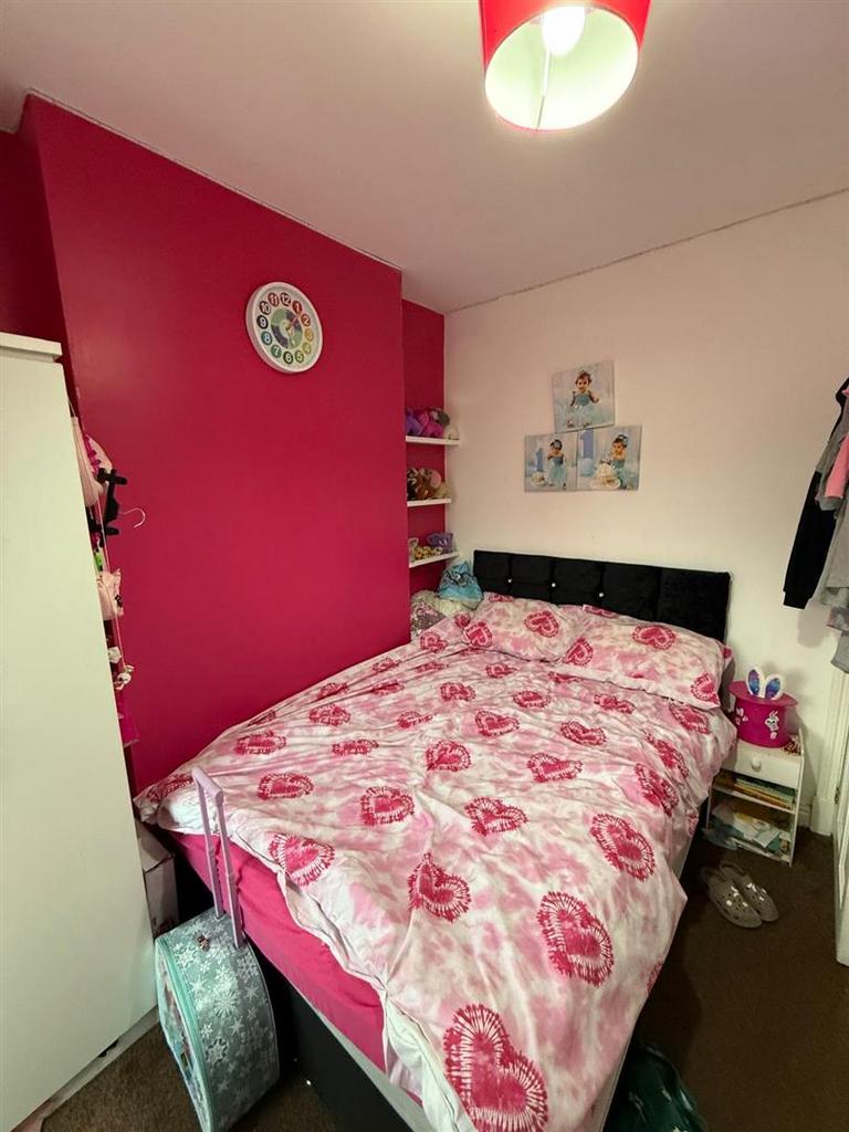 Bedroom 1 .jpeg