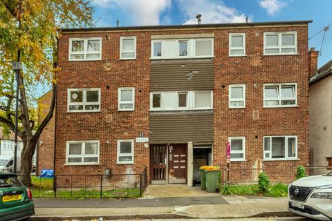 2 bedroom flat for sale, Landseer Avenue, Manor Park, London, E12