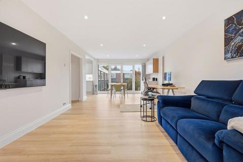 2 bedroom apartment for sale, Hutton Road, Shenfield, Brentwood CM15