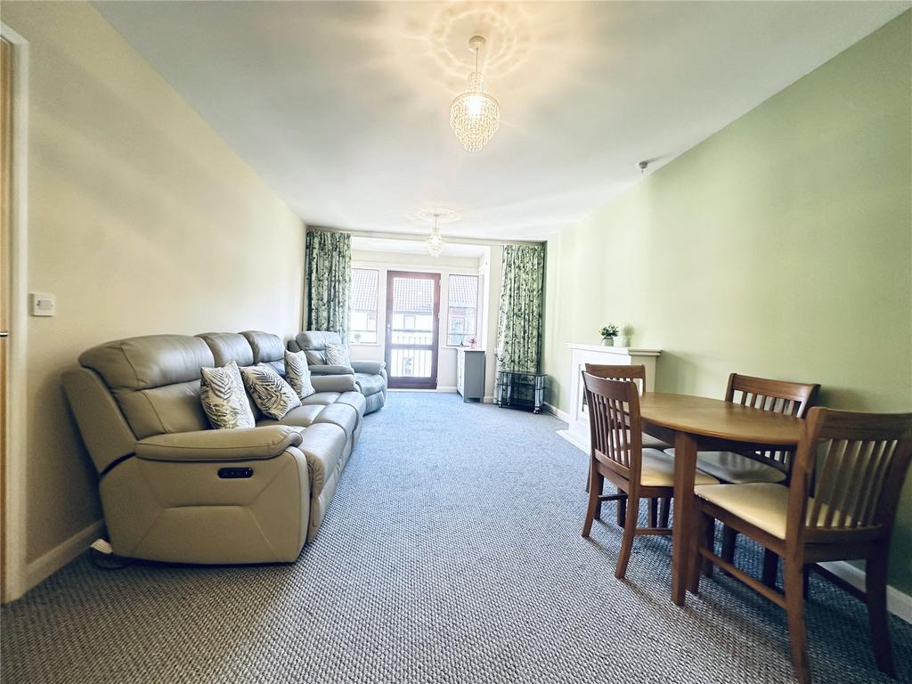 Sitting/Dining Room