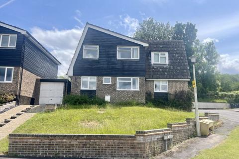 4 bedroom detached house to rent, Rook Road, Wooburn Green HP10