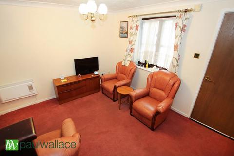 2 bedroom terraced house for sale, Hollybush Way, West Cheshunt