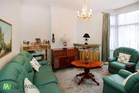 3 bedroom end of terrace house for sale, Park Road, Enfield