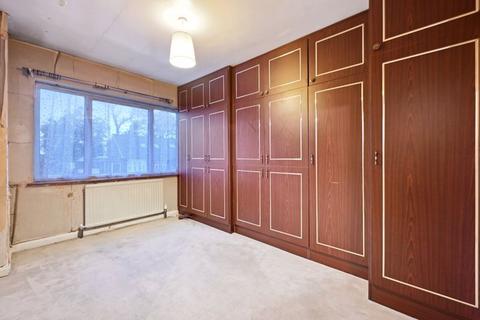 3 bedroom semi-detached house for sale, Broadfields, Harrow
