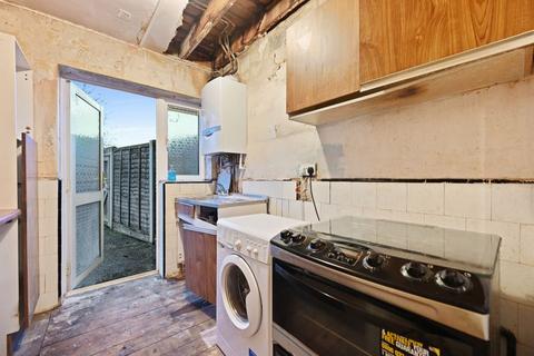 3 bedroom semi-detached house for sale, Broadfields, Harrow