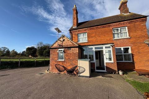 3 bedroom detached house to rent, Fairbrook Farmhouse, Hernill