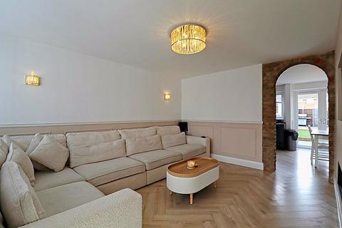 3 bedroom terraced house for sale, The Rundels, Thundersley