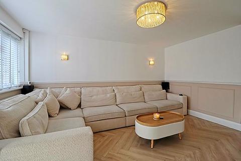 3 bedroom terraced house for sale, The Rundels, Thundersley