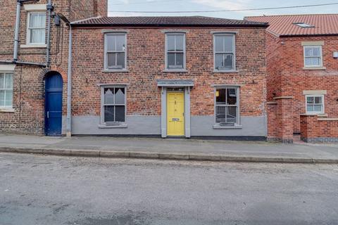 undefined, Cross Street, Crowle