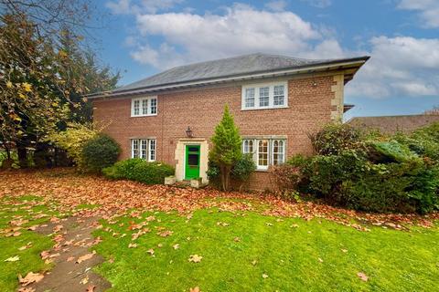 undefined, Burnhams Field, Weston Turville HP22