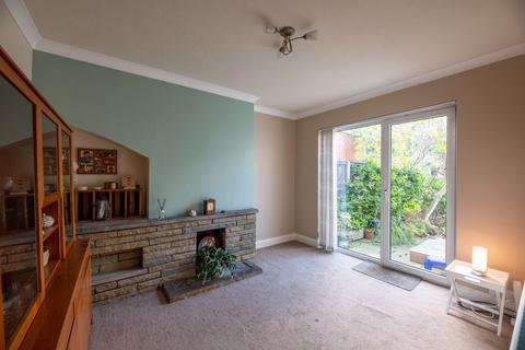3 bedroom end of terrace house for sale, Picketts Avenue, Leigh-On-Sea