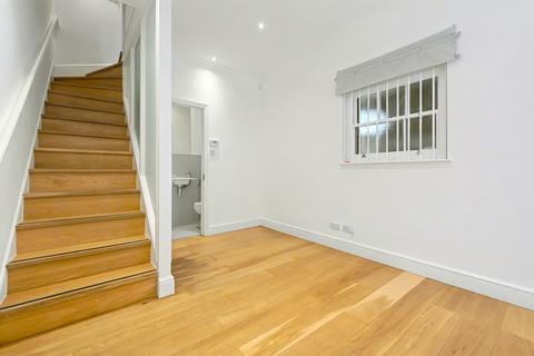 4 bedroom terraced house to rent, Queens Grove, London NW8