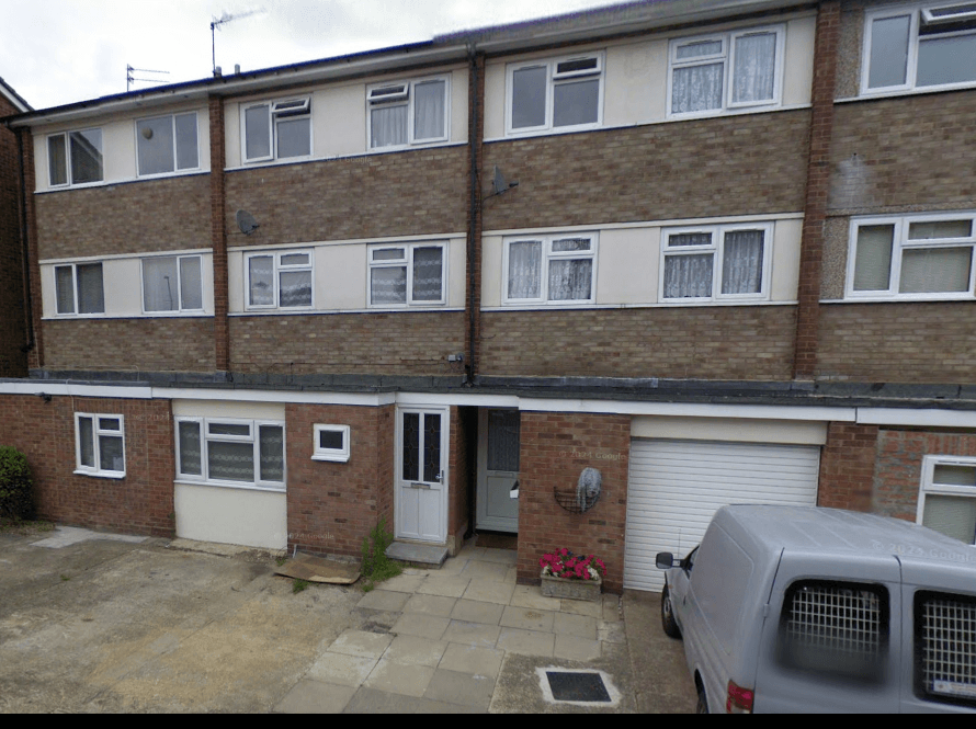 4 bed terraced house for sale Broomcroft Avenue,
